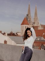 Yuliia , Germany